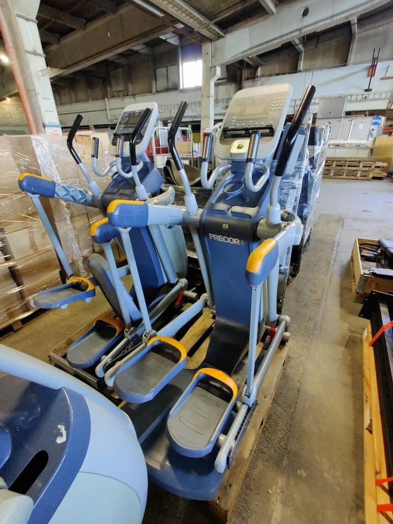 Precor AMT C 100i Adaptive Motion Trainer Elliptical