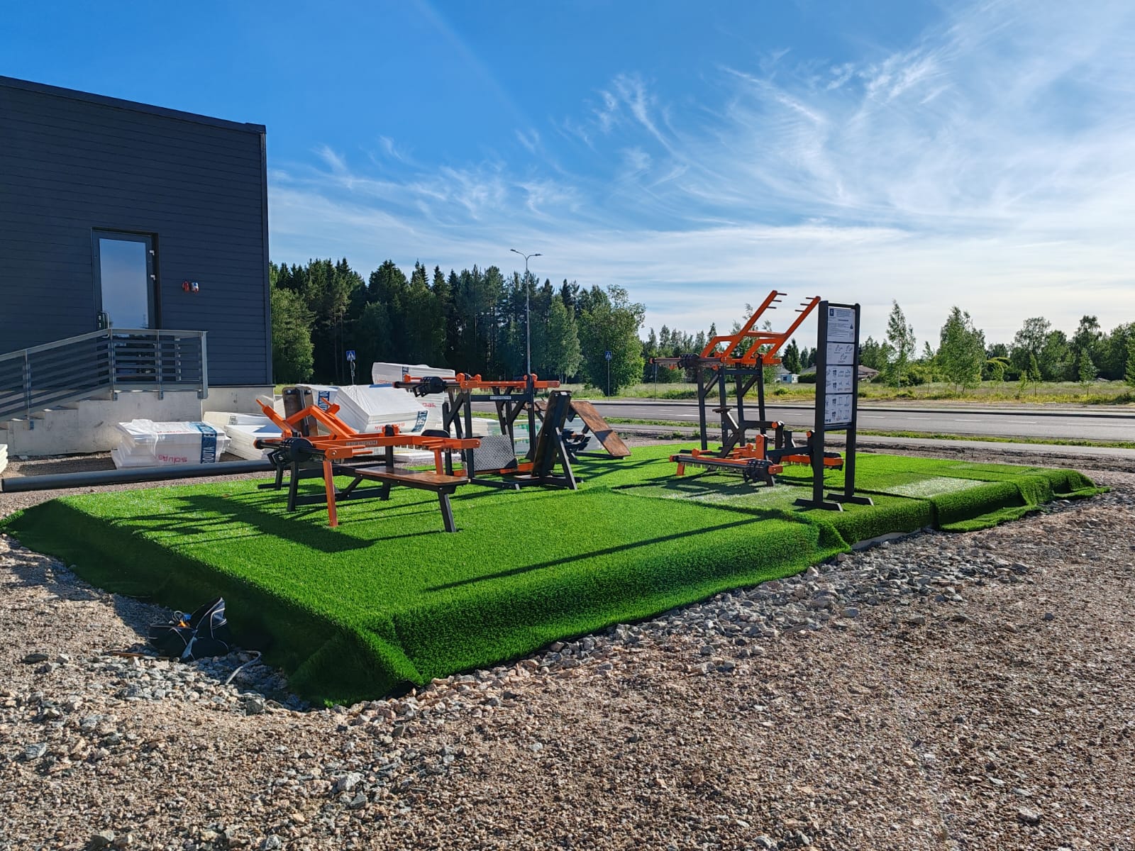 Nivalan liikuntakeskuksen ulkokuntosali Nivalan liikuntakeskuksen ulkokuntosali