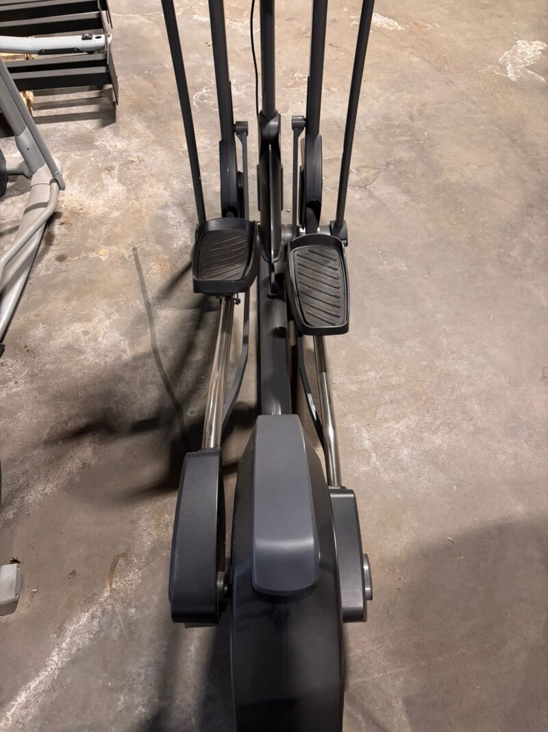 SportsArt E840 Crosstrainer, käytetty - Image 4